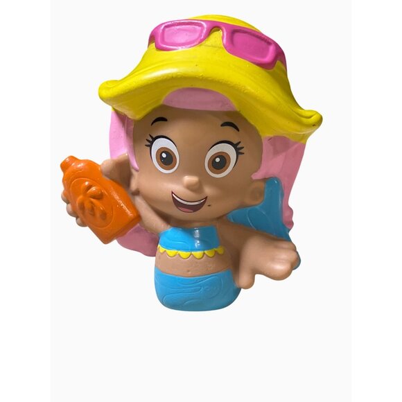 Mattel Bubble Guppies 3" Molly Squirting Bath Toy - Picture 4 of 9